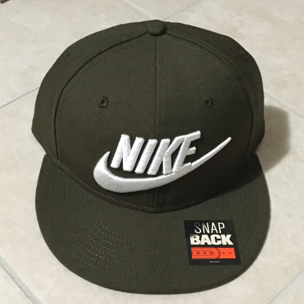 Nike Futura Navy green hat